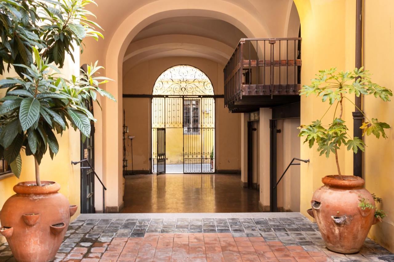 Charme & Chic San Giacomo Рим Экстерьер фото